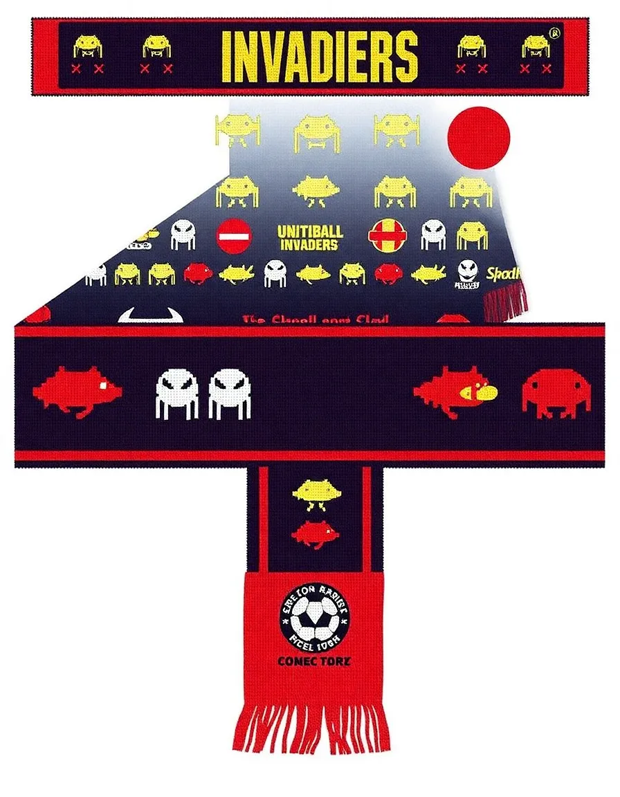Football scarf Art Space Invaders | mood image